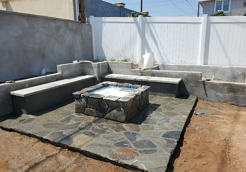 Outdoor Flagstone Fire Pit & Built-in Seating